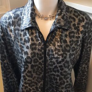 Chicos ZIP Up Blazer  Excellent Condition